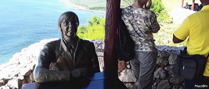 Памятник Полу Маккартни появился на Кубе - 15 Января 2018