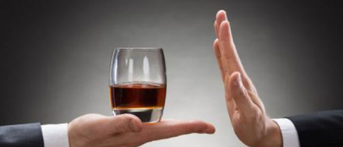 Лечение алкоголизма: а надо ли обращаться в клинику?